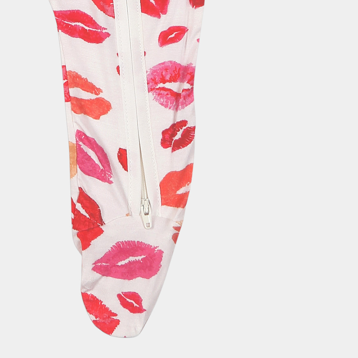 Sweet Kisses Bamboo Zipper Footie