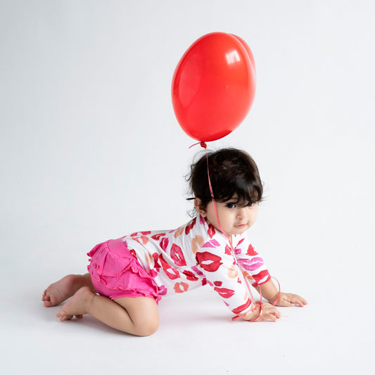 Sweet Kisses Long-sleeved Bamboo Bodysuit & Bloomers 2-pc Set